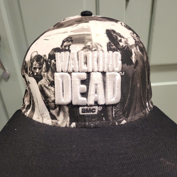 The Walking Dead TWD 2015 AMC All Over Print AOP Snapback Hat Cap OSFM VERY RARE - Picture 1 of 16